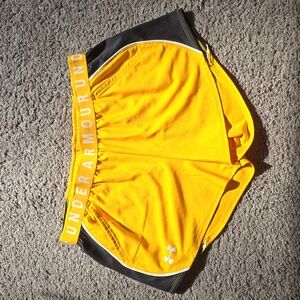Under Armour shorts large